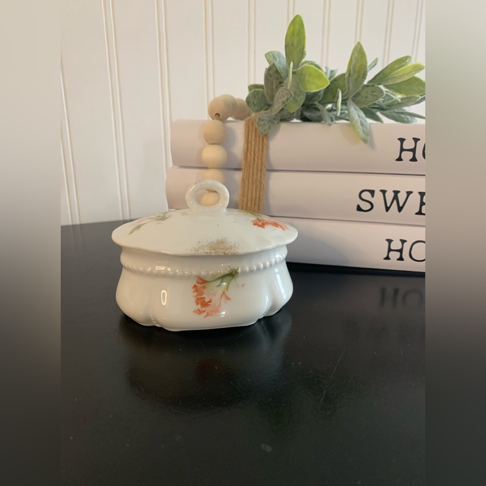 Vintage trinket box